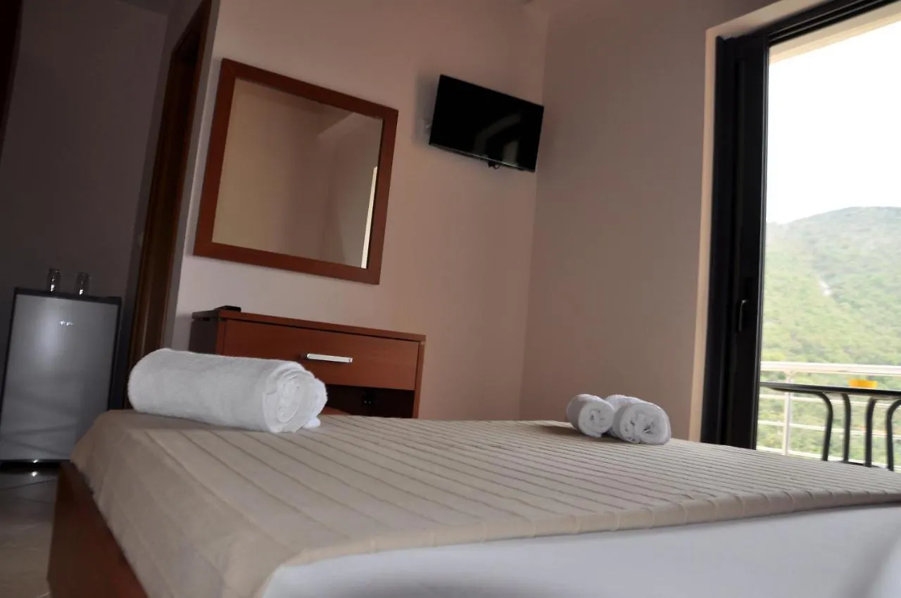 Belvedere Hotel & Suites Himarë 0*,
